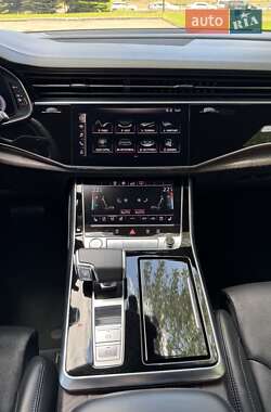 Внедорожник / Кроссовер Audi Q8 2020 в 