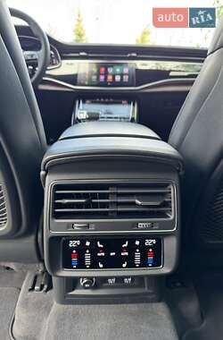 Внедорожник / Кроссовер Audi Q8 2020 в 
