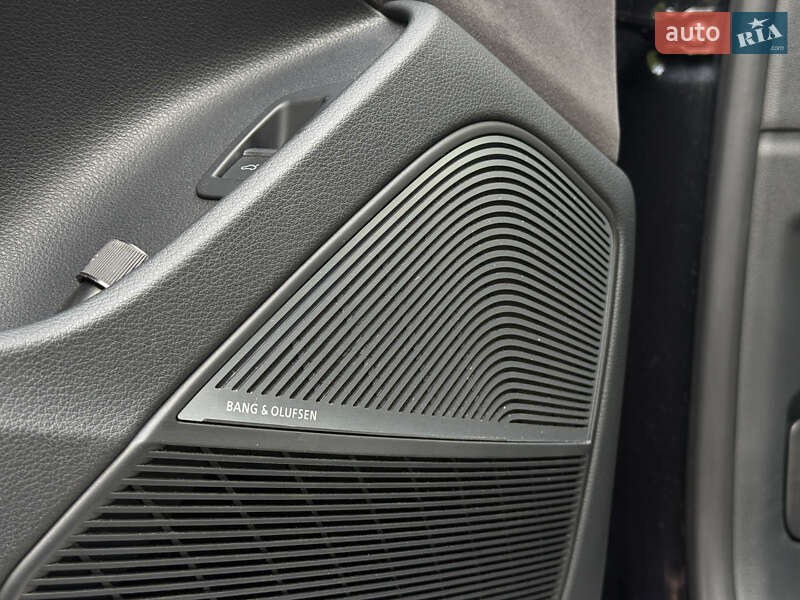 Позашляховик / Кросовер Audi Q8 2019 в Києві фото 20 Позашляховик / Кросовер Audi Q8 2019 в Києві
