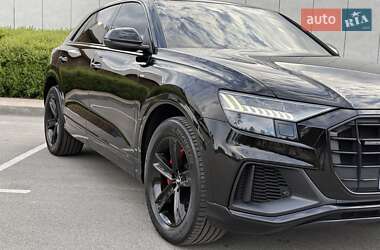 Внедорожник / Кроссовер Audi Q8 2018 в 