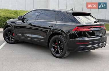 Внедорожник / Кроссовер Audi Q8 2018 в 