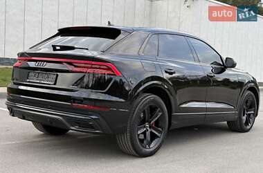 Внедорожник / Кроссовер Audi Q8 2018 в 