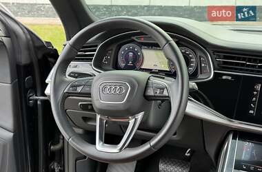 Внедорожник / Кроссовер Audi Q8 2018 в 
