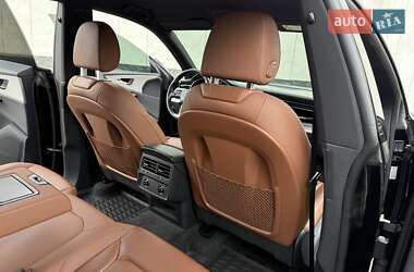 Внедорожник / Кроссовер Audi Q8 2018 в 