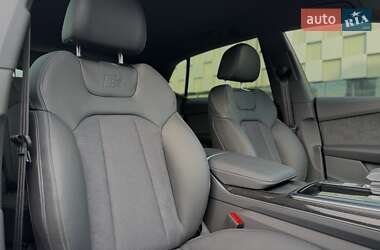 Внедорожник / Кроссовер Audi Q8 2025 в 