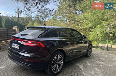 Внедорожник / Кроссовер Audi Q8 2021 в 