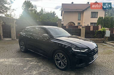 Внедорожник / Кроссовер Audi Q8 2021 в 