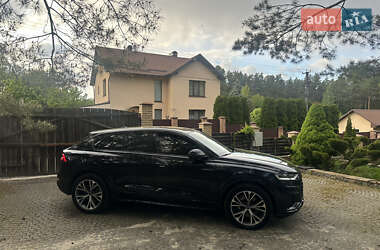 Внедорожник / Кроссовер Audi Q8 2021 в 