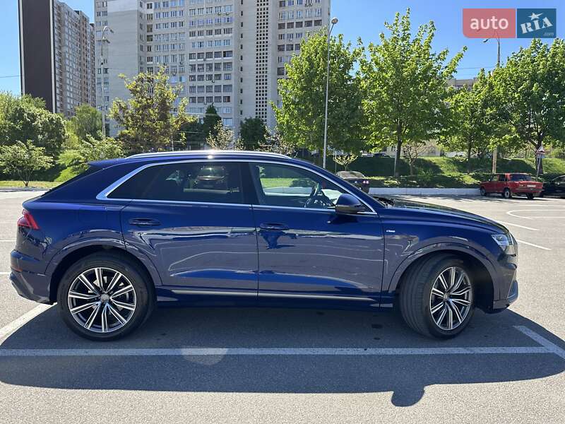 Позашляховик / Кросовер Audi Q8 2018 в Києві