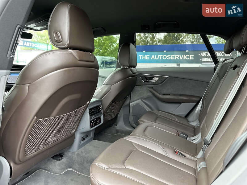 Позашляховик / Кросовер Audi Q8 2021 в Києві