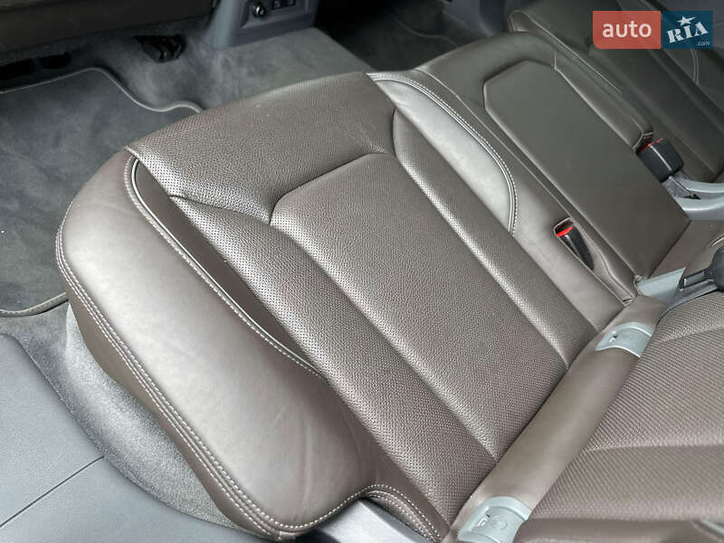 Позашляховик / Кросовер Audi Q8 2021 в Києві