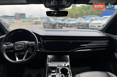 Позашляховик / Кросовер Audi Q8 2018 в 