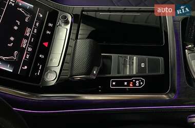 Внедорожник / Кроссовер Audi Q8 2018 в 