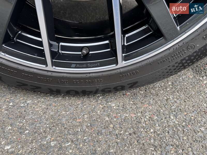 Внедорожник / Кроссовер Audi Q8 2024 в Киеве