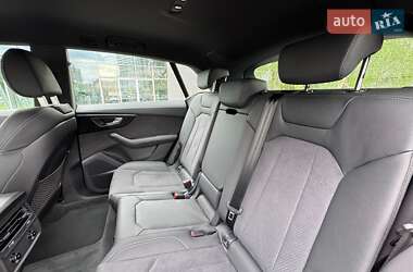 Внедорожник / Кроссовер Audi Q8 2024 в 