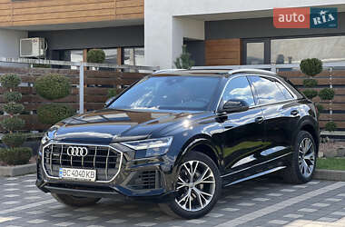 Позашляховик / Кросовер Audi Q8 2019 в 
