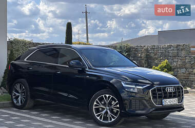 Позашляховик / Кросовер Audi Q8 2019 в 