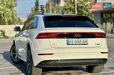 Позашляховик / Кросовер Audi Q8 2020 в 