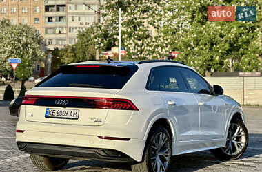 Позашляховик / Кросовер Audi Q8 2020 в 