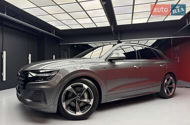 Внедорожник / Кроссовер Audi Q8 2021 в 