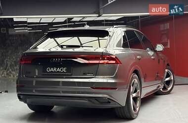 Внедорожник / Кроссовер Audi Q8 2021 в 