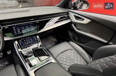 Внедорожник / Кроссовер Audi Q8 2021 в 