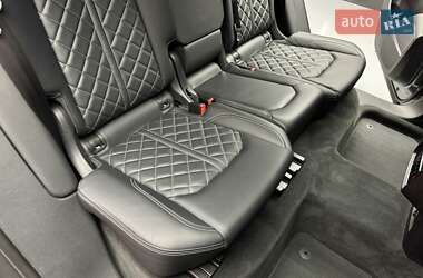 Внедорожник / Кроссовер Audi Q8 2021 в 
