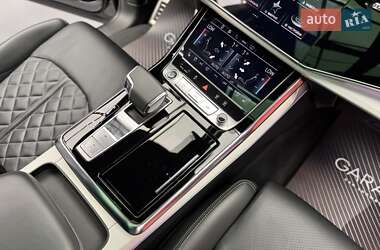 Внедорожник / Кроссовер Audi Q8 2021 в 