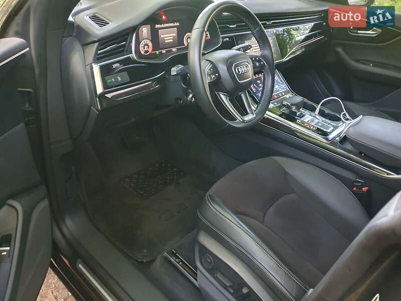 Внедорожник / Кроссовер Audi Q8 2018 в Днепре