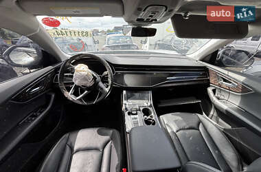 Позашляховик / Кросовер Audi Q8 2020 в 