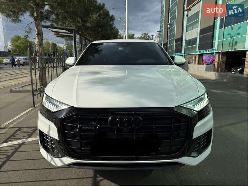 Audi Q8 2021