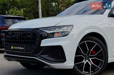 Внедорожник / Кроссовер Audi Q8 2022 в 