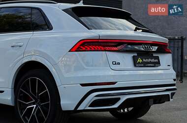 Внедорожник / Кроссовер Audi Q8 2022 в 