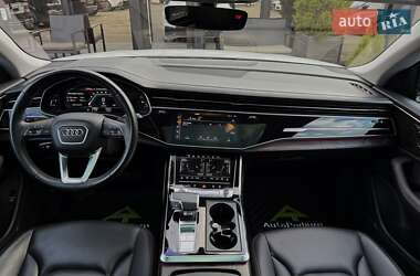 Внедорожник / Кроссовер Audi Q8 2022 в 