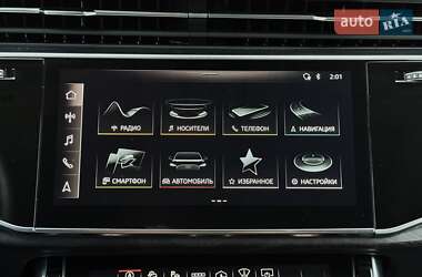 Внедорожник / Кроссовер Audi Q8 2022 в 