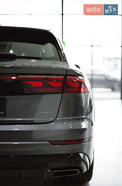 Внедорожник / Кроссовер Audi Q8 2025 в 