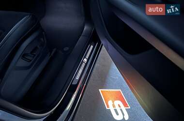 Внедорожник / Кроссовер Audi Q8 2020 в 