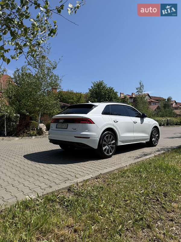 Внедорожник / Кроссовер Audi Q8 2019 в Одессе