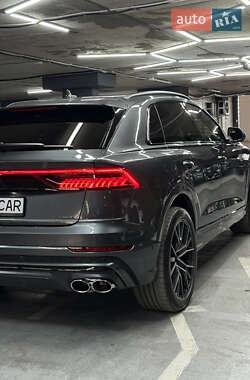 Внедорожник / Кроссовер Audi Q8 2021 в 