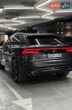 Внедорожник / Кроссовер Audi Q8 2021 в 
