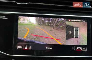 Позашляховик / Кросовер Audi Q8 2022 в 