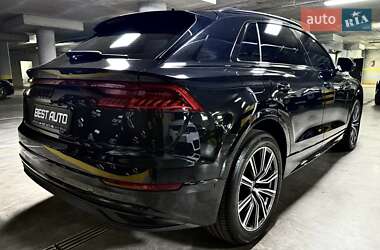 Внедорожник / Кроссовер Audi Q8 2023 в 