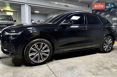 Внедорожник / Кроссовер Audi Q8 2023 в 
