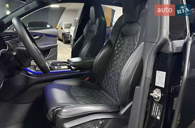 Внедорожник / Кроссовер Audi Q8 2023 в 