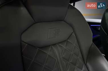 Внедорожник / Кроссовер Audi Q8 2023 в 
