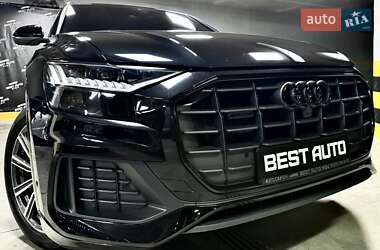 Внедорожник / Кроссовер Audi Q8 2023 в 