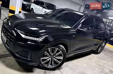 Внедорожник / Кроссовер Audi Q8 2023 в 