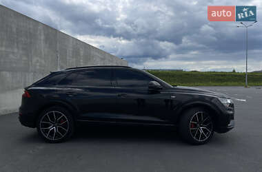 Внедорожник / Кроссовер Audi Q8 2022 в 