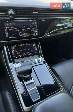Позашляховик / Кросовер Audi Q8 2019 в 