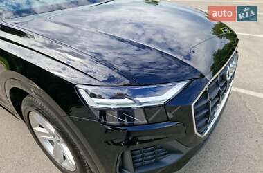 Внедорожник / Кроссовер Audi Q8 2019 в 